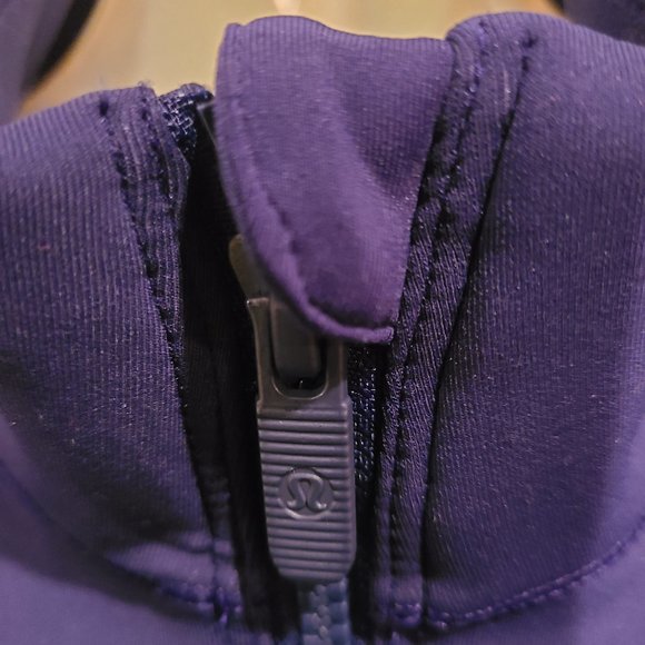 Lululemon Mock Cropped Jacket - size 8 - Picture 3 of 6